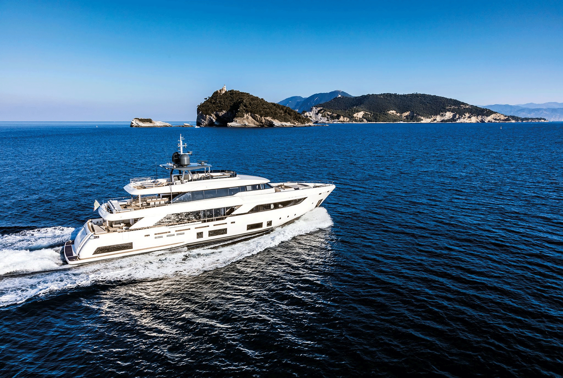 Custom Line Navetta 37